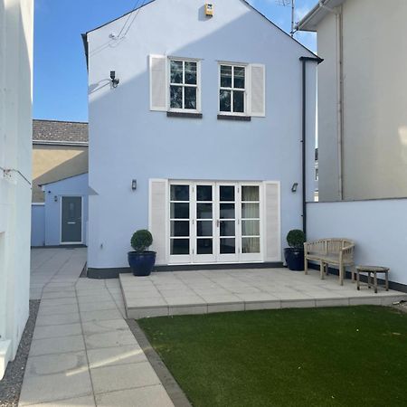 The Coach House Villa Cheltenham Exterior photo